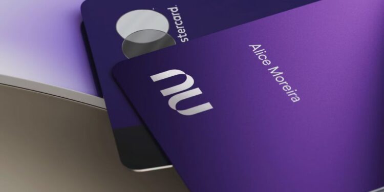 O roxinho mais famoso do Brasil ganhou uma versão premium que chama a atenção: o Nubank Ultravioleta. Com seu design metálico, cashback que rende e a promessa de benefícios exclusivos, ele se tornou objeto de desejo para muitos. Mas em um mercado cheio de opções, a pergunta que não quer calar é: ele realmente vale a pena em 2025?